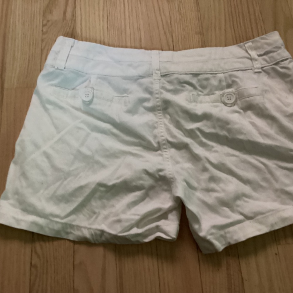 Shorts - Picture 3 of 4